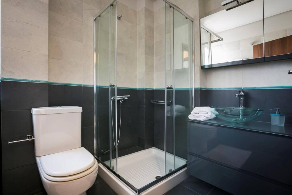 Eucalyptus Suite Sea View 카라보밀로스 외부 사진