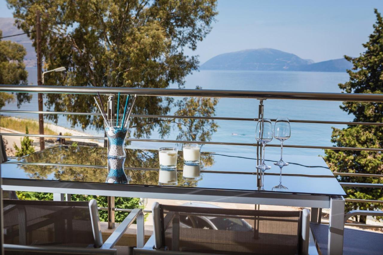 Eucalyptus Suite Sea View 카라보밀로스 외부 사진