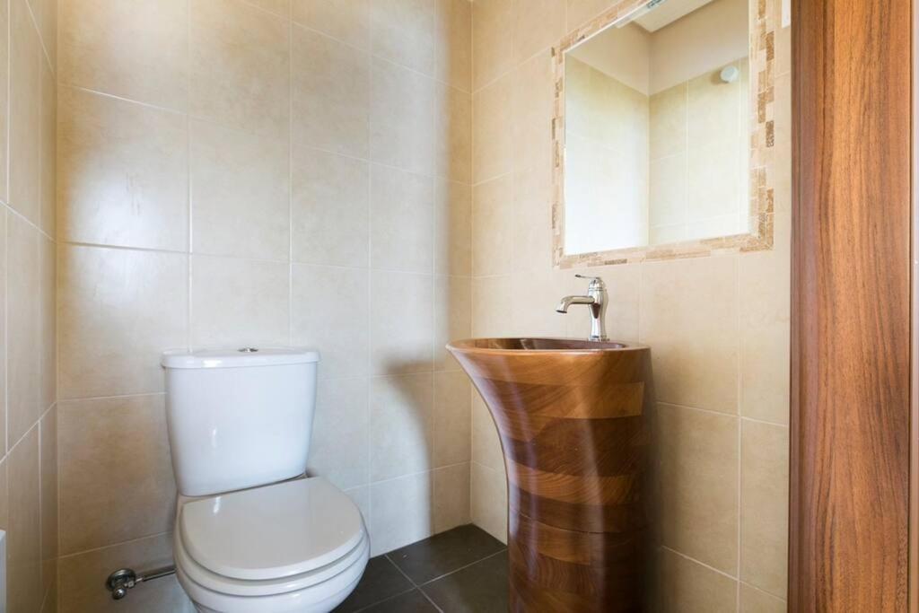 Eucalyptus Suite Sea View 카라보밀로스 외부 사진