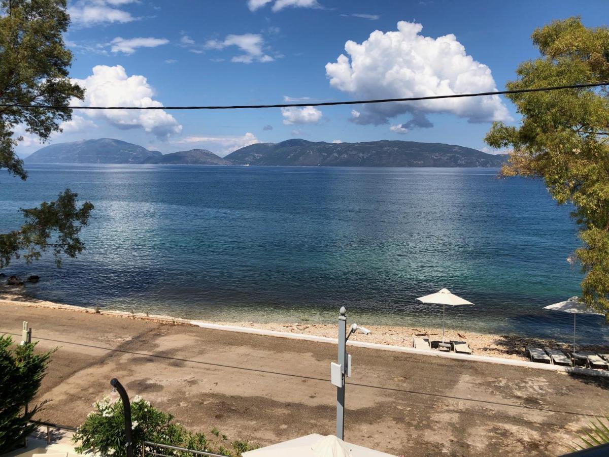 Eucalyptus Suite Sea View 카라보밀로스 외부 사진
