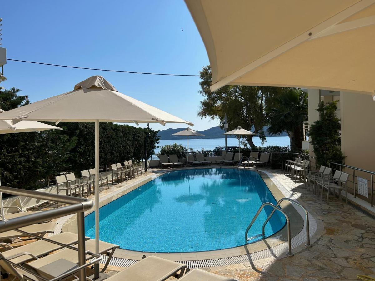 Eucalyptus Suite Sea View 카라보밀로스 외부 사진